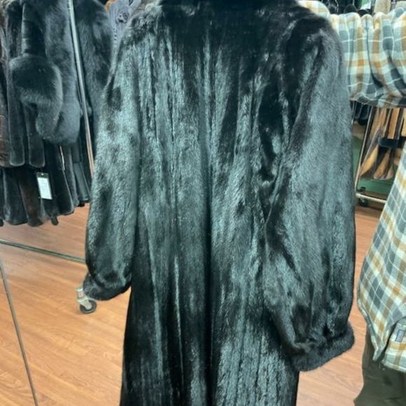 Mink - Picture 4 of 4